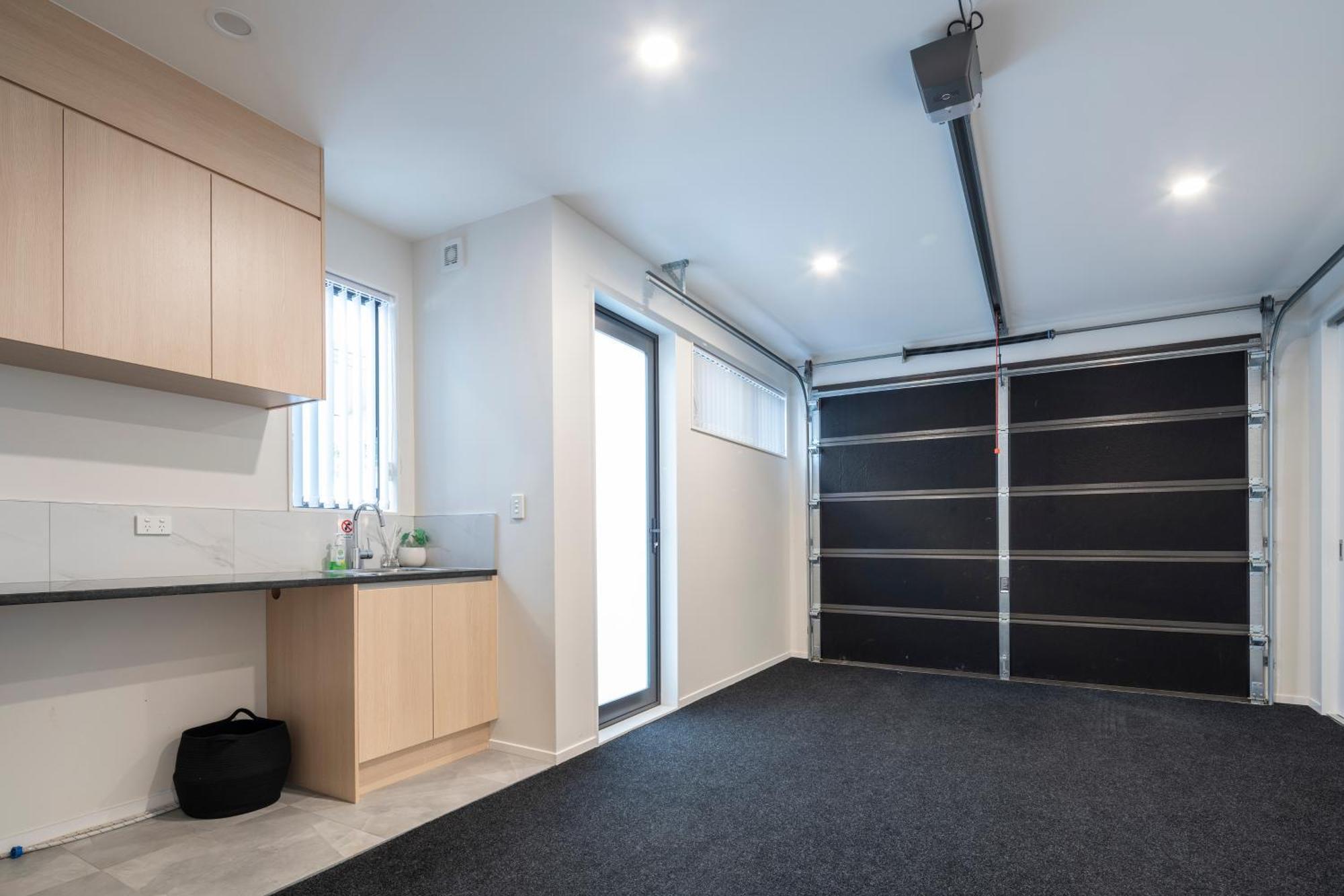 Villa Modern Immaculate In Mount Wellington