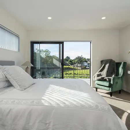 Modern Immaculate Residence In Mount Wellington Auckland Exterior photo