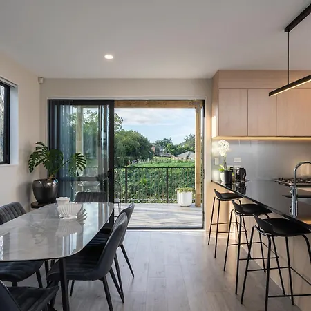 Modern Immaculate Residence In Mount Wellington Auckland Exterior photo