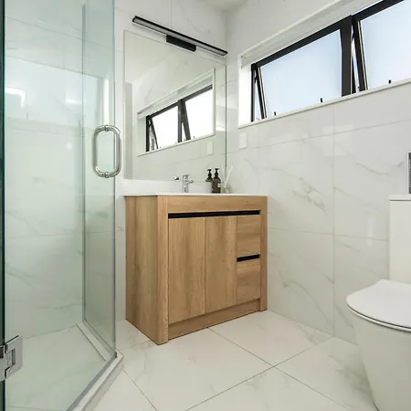 Modern Immaculate Residence In Mount Wellington Auckland Exterior photo