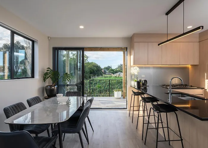 Modern Immaculate Residence In Mount Wellington