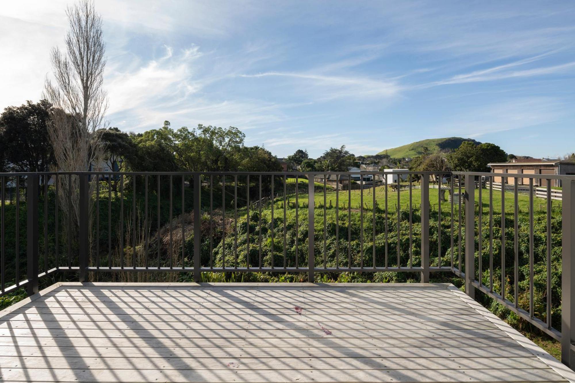 Villa Modern Immaculate In Mount Wellington