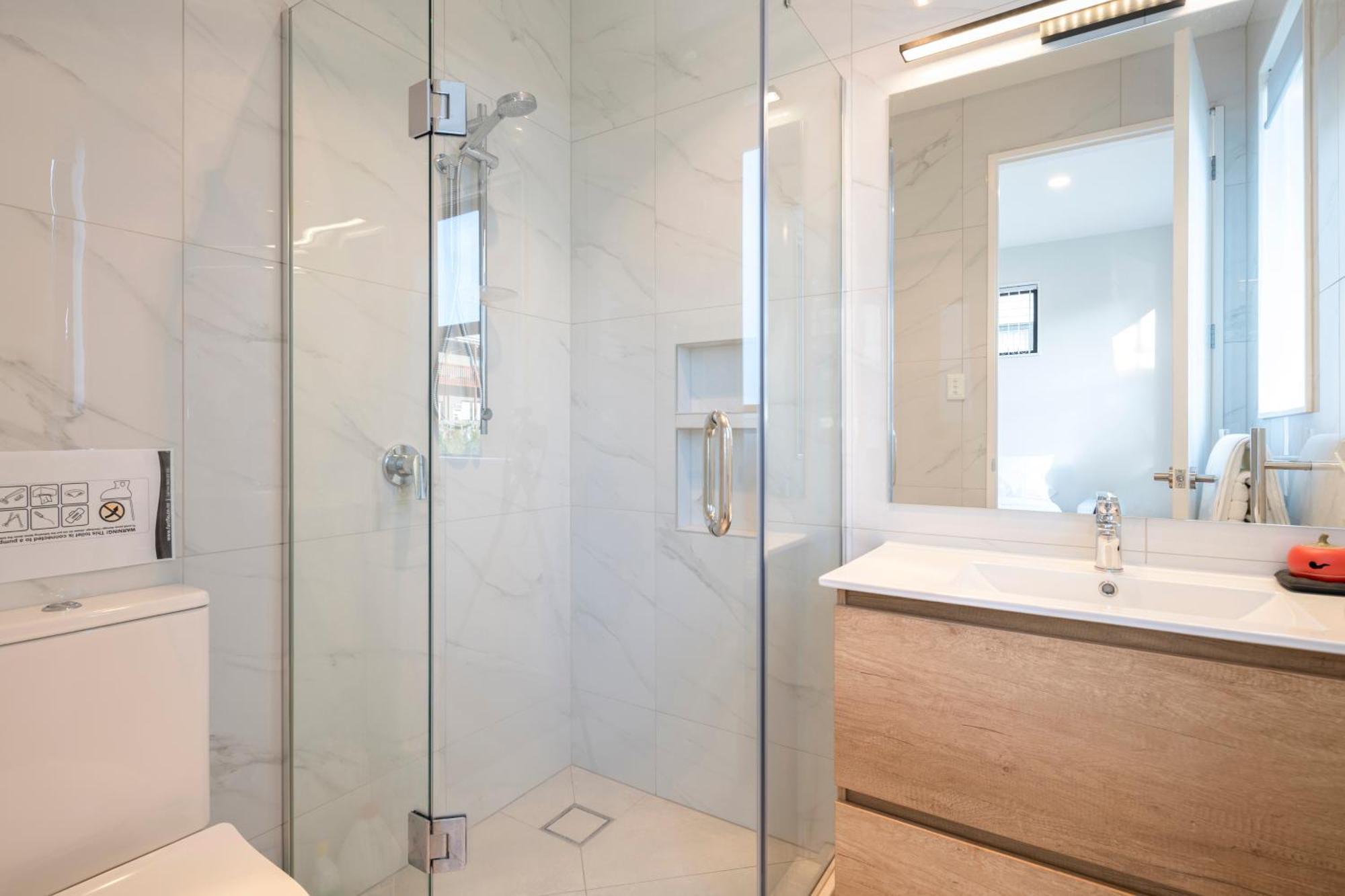 Modern Immaculate In Mount Wellington * Auckland