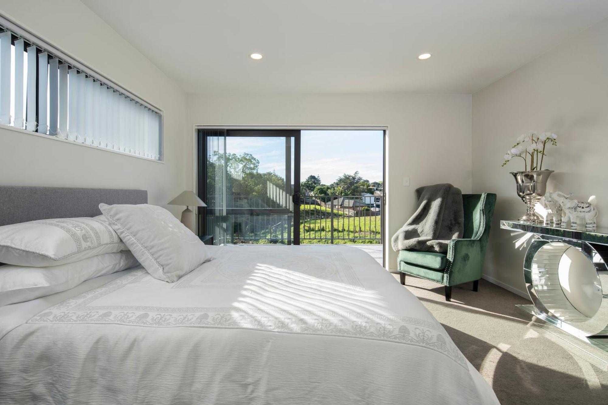 Modern Immaculate In Mount Wellington Villa Auckland